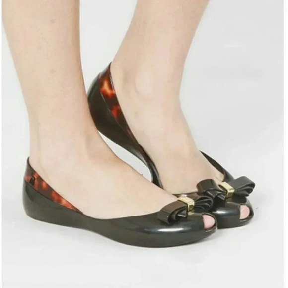 Melissa Black Tortoise Bow & Gold Detail Size 8 Peep Toe  Jelly PVC - Picture 1 of 9